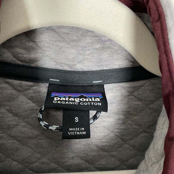 Patagonia Cotton Quilt Snap-T Pullover Drifter Gray with Dark Ruby Womens Small - Picture 3 of 6